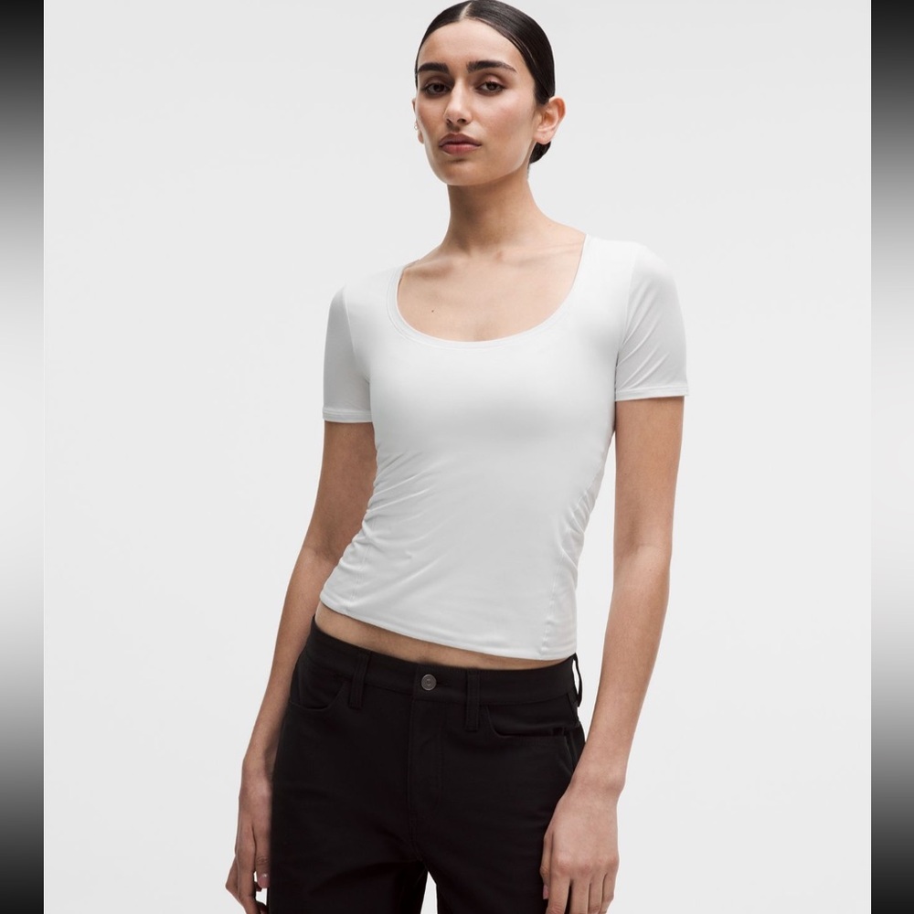 Lululemon Nulu scoop neck Tee NWT sz S